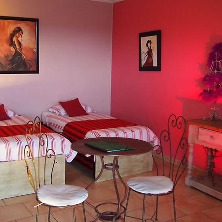 Hotel le Relais du Luberon Maubec  Kamer foto