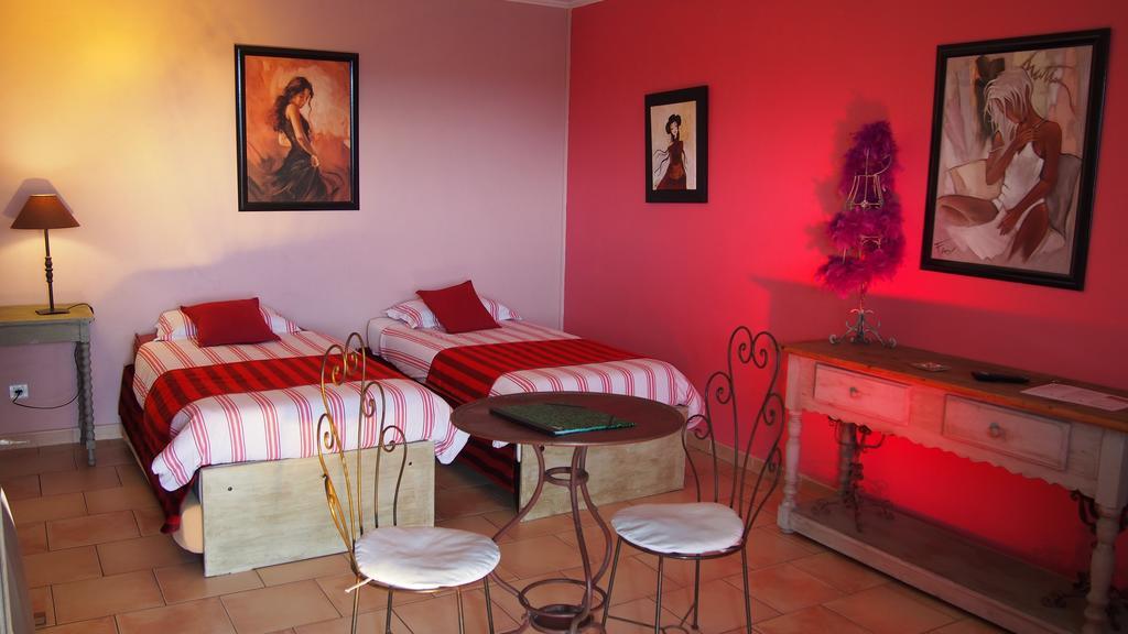 Hotel le Relais du Luberon Maubec  Kamer foto