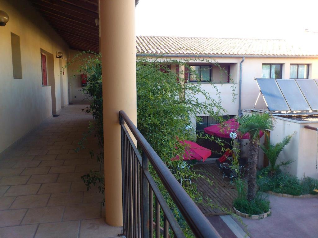 Hotel le Relais du Luberon Maubec  Buitenkant foto