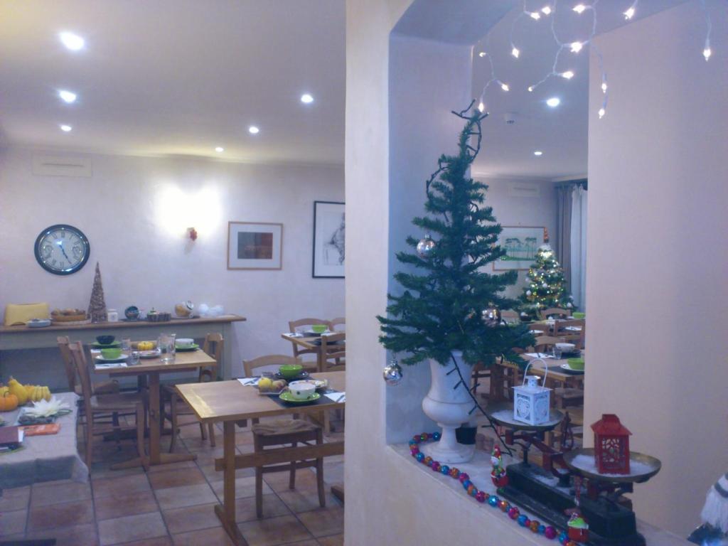 Hotel le Relais du Luberon Maubec  Buitenkant foto