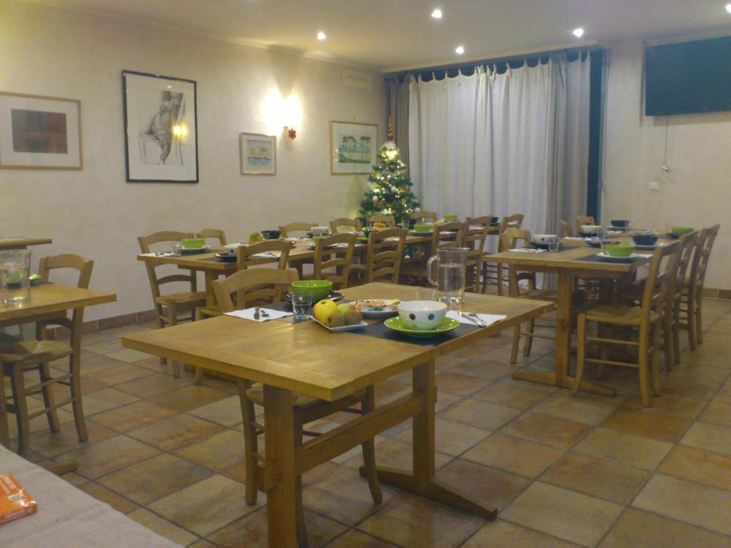 Hotel le Relais du Luberon Maubec  Buitenkant foto