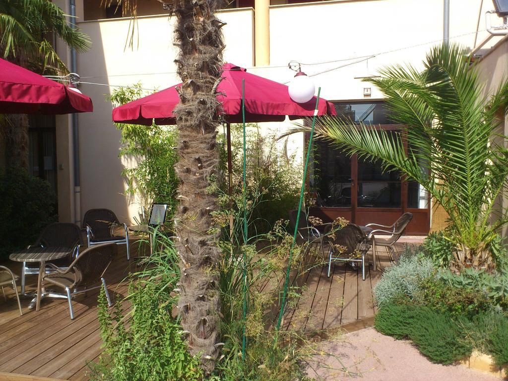 Hotel le Relais du Luberon Maubec  Buitenkant foto